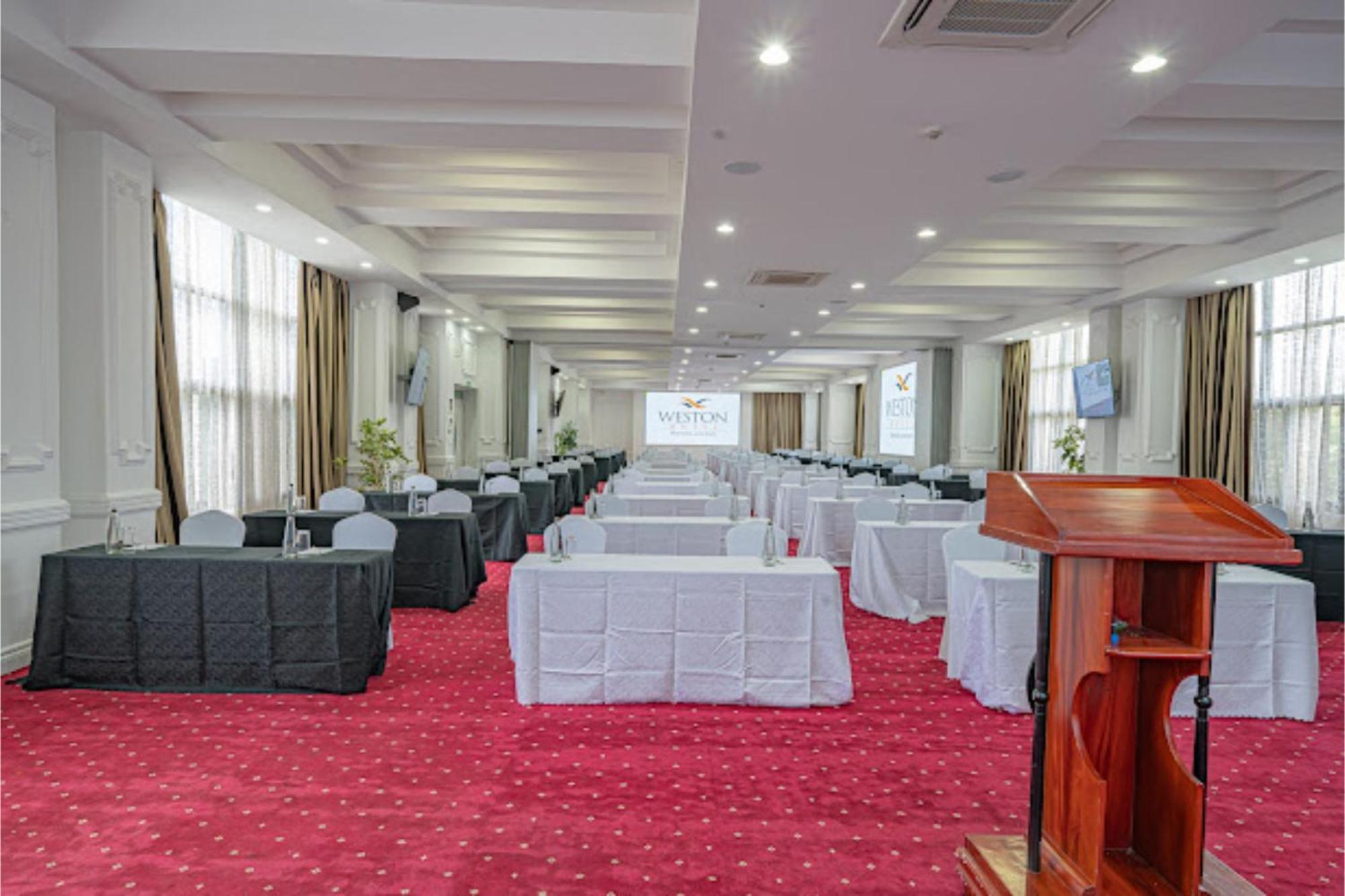 Weston Hotel Nairobi Extérieur photo