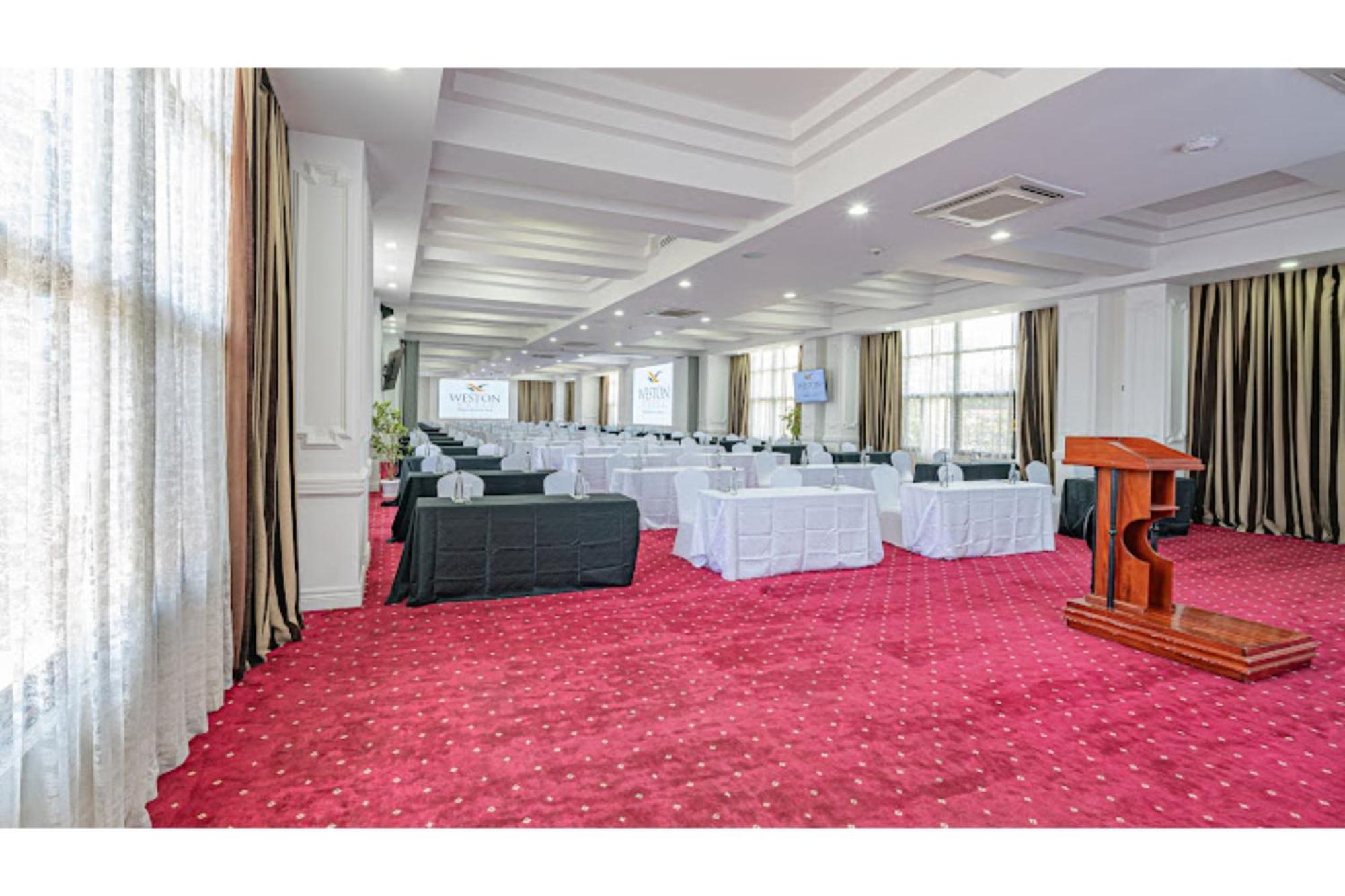 Weston Hotel Nairobi Extérieur photo