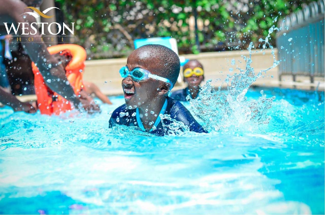 Weston Hotel Nairobi Extérieur photo